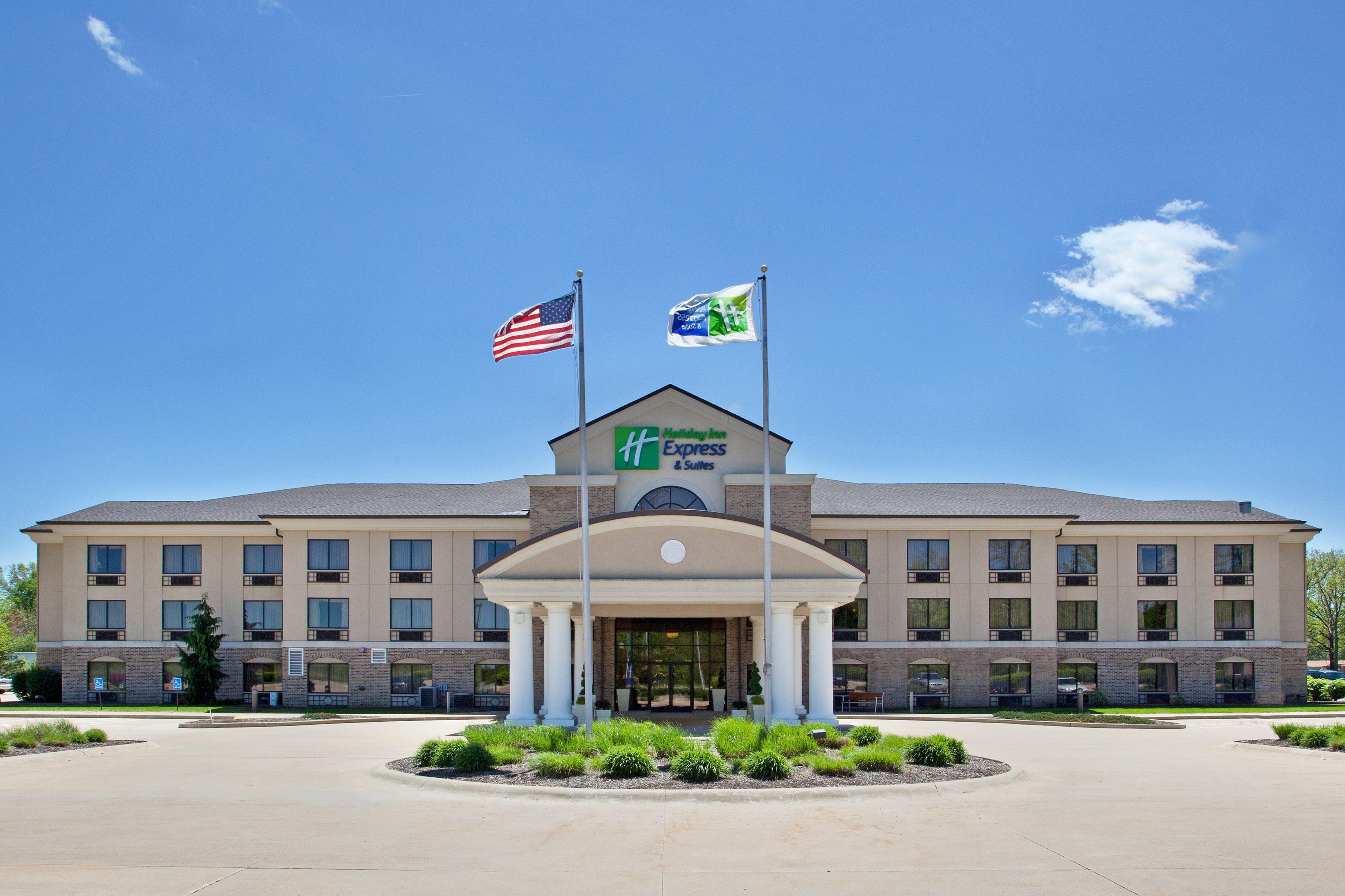 Holiday Inn Express & Suites Wadsworth, An Ihg Hotel Exterior foto