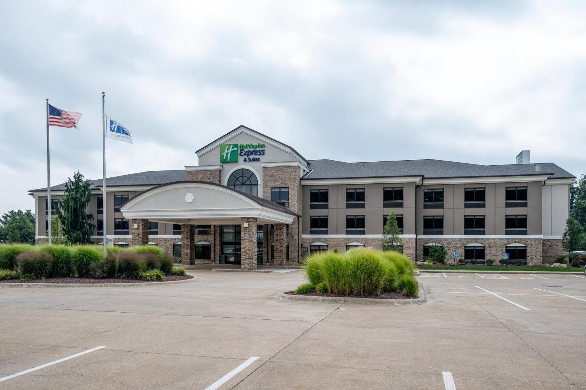 Holiday Inn Express & Suites Wadsworth, An Ihg Hotel Exterior foto