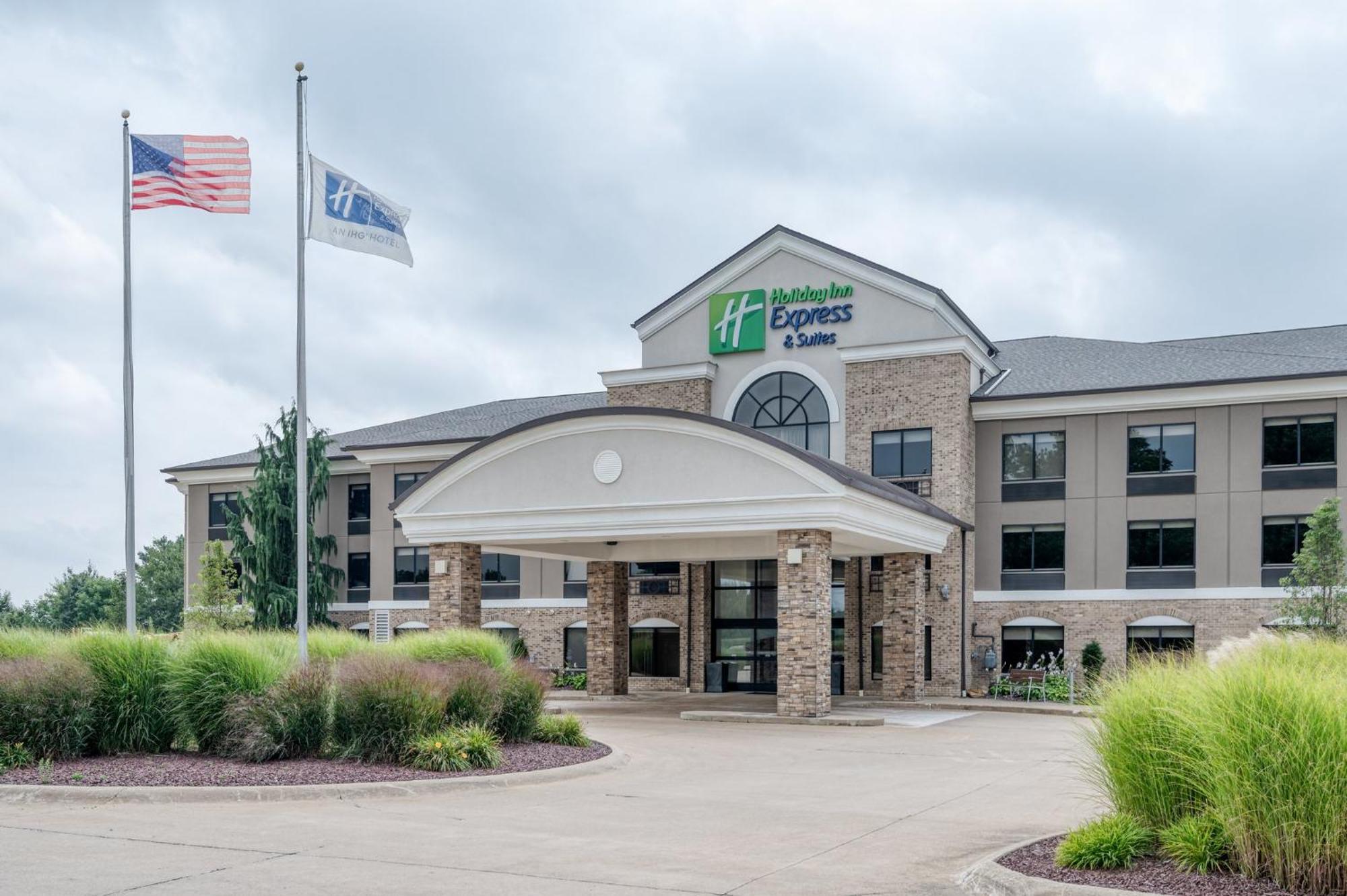 Holiday Inn Express & Suites Wadsworth, An Ihg Hotel Exterior foto